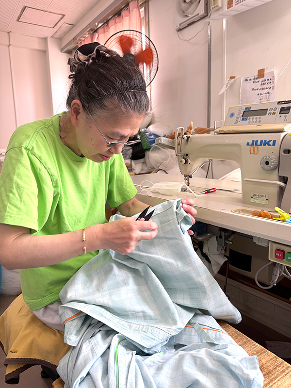 一般ホーム工場_ミシン作業